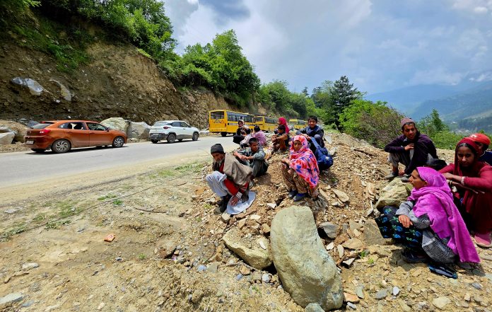 Residents Of 6 Villages In Uri Allowed To Return After Disposal Of Unexploded Shells Residents Of 6 Villages In Uri Allowed To Return After Disposal Of Unexploded Shells