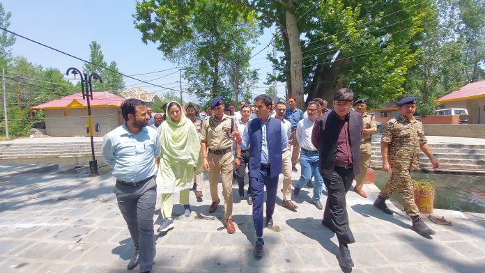 Div Com Kashmir Visits Tulmulla, Inspects Arrangements For Kheer Bhawani Mela Div Com Kashmir Visits Tulmulla, Inspects Arrangements For Kheer Bhawani Mela