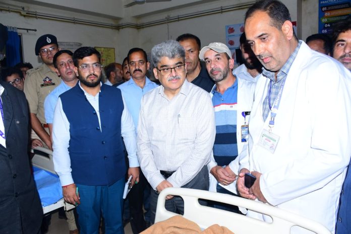 CS Atal Dullo Visits Shelling Hit Border Village; Reviews Relief Measures CS Atal Dullo Visits Shelling Hit Border Village; Reviews Relief Measures