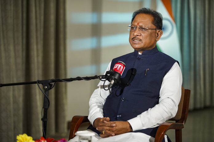 CM Sai Praises Kashmiri Guide Nazakat For Saving Lives Of Chhattisgarh Tourists In Pahalgam