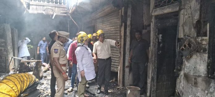 17 Killed In Fire At A Building In Hyderabad; PM Modi Condoles Deaths 17 Killed In Fire At A Building In Hyderabad; PM Modi Condoles Deaths