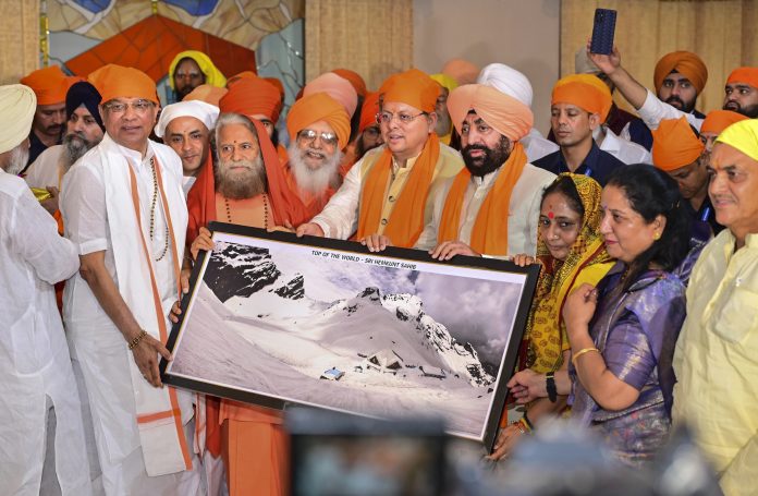 First Batch For Hemkund Sahib Yatra Leaves From Rishikesh First Batch For Hemkund Sahib Yatra Leaves From Rishikesh