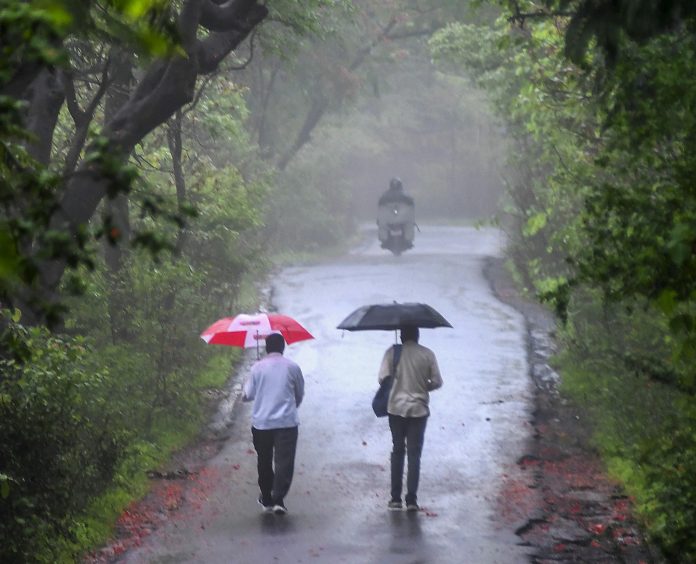 Monsoon arrives in Mumbai; earliest onset in 75 years, says IMD official Monsoon arrives in Mumbai; earliest onset in 75 years, says IMD official