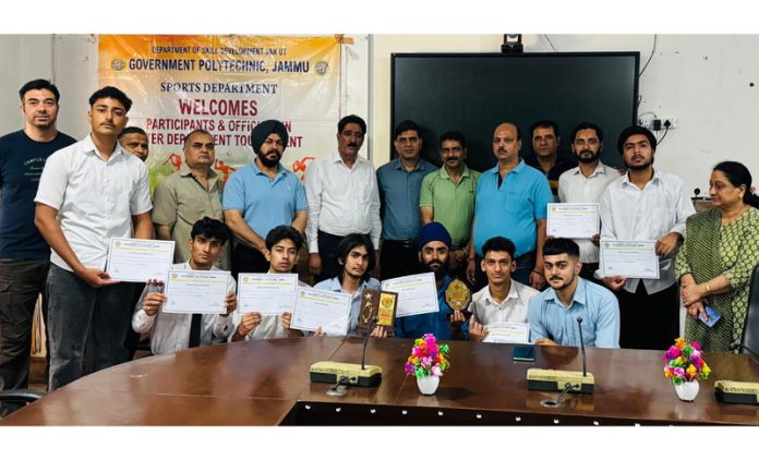 Winners posing along with dignitaries.