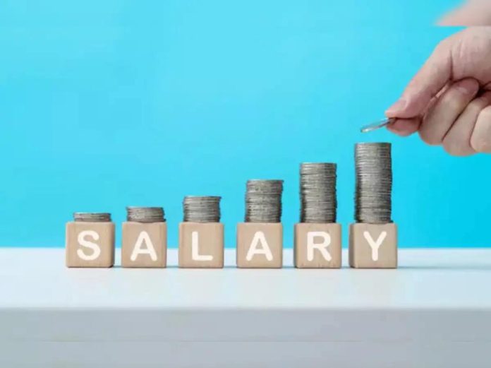 74 pc employees prioritise long-term benefits over bigger paychecks: Report