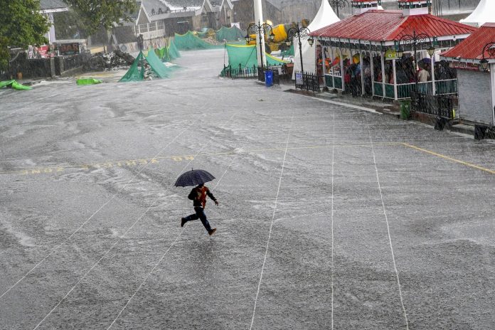 Hailstorm and thundershowers lash Himachal, mercury drops sharply