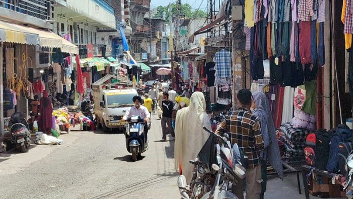 Markets open in Poonch town as normalcy returns. -Excelsior/Ramesh Bali