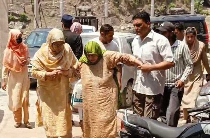 Two Pakistani women being taken to Attari from Rajouri on Wednesday. — Excelsior/Imran