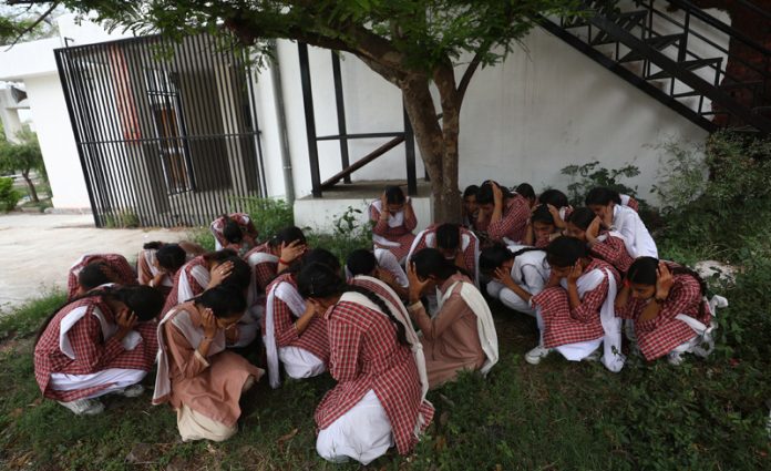 Mock drill being conducted at Govt Mubarak Mandi School in Jammu on Tuesday. —Excelsior/Rakesh