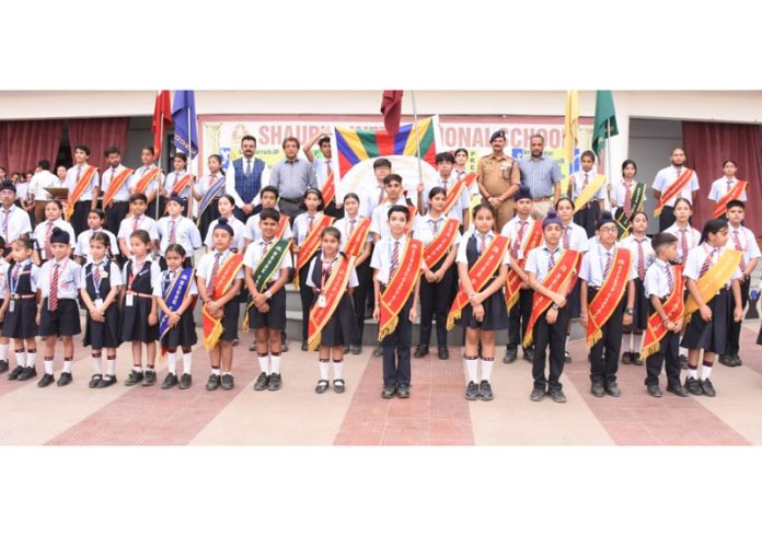 Newly elected students council posing along with dignitaries. Newly elected students council posing along with dignitaries.