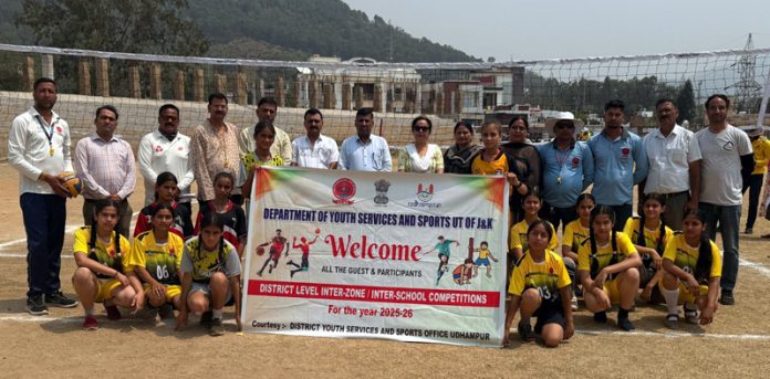 Players posing along with dignitaries in Udhampur.