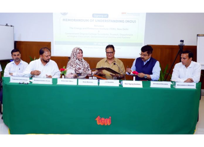 Representatives of GDC Surankote and TERI New Delhi during signing of an MoU.