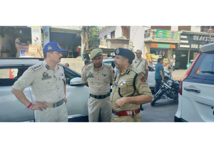 DIG JKS Range Shiv Kumar conducting a tour to border areas in Jammu. DIG JKS Range Shiv Kumar conducting a tour to border areas in Jammu.