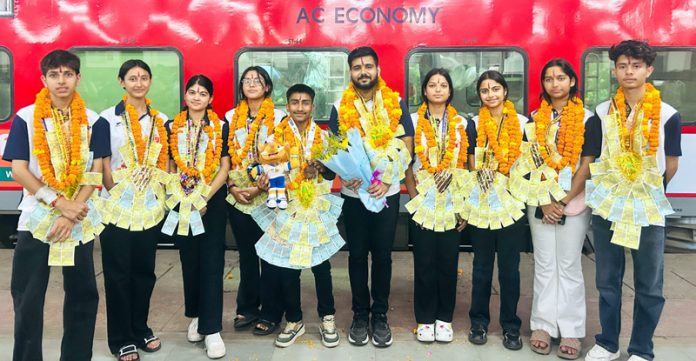 J&K Kalarippayattu team receiving grand welcome at Jammu Railway Station. J&K Kalarippayattu team receiving grand welcome at Jammu Railway Station.