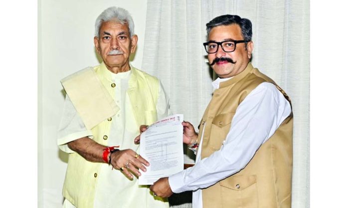 Zorawar Singh submitting a memorandum to LG on Thursday.