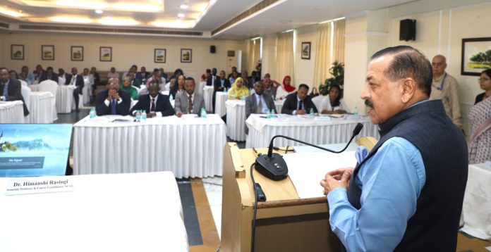 Union Minister Dr Jitendra Singh interacting with a high-level official delegation from Ethiopia comprising Governors, Vice-Governors and Ministers, who called on him at New Delhi, on Monday.