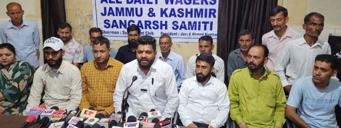Sunny Kant Chib, Chairman All Daily Wagers’ Sangharsh Samiti addressing press conference in Jammu. -Excelsior/Rakesh Sunny Kant Chib, Chairman All Daily Wagers’ Sangharsh Samiti addressing press conference in Jammu. -Excelsior/Rakesh