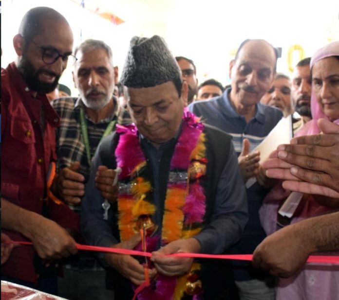 Speaker Abdul Rahim Rather inaugurating Primary Health Centre at Nagbal in Charar-I-Sharief.