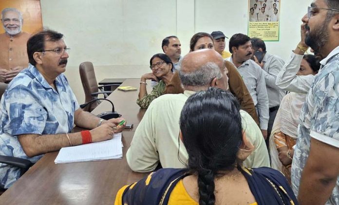 Arvind Gupta meeting delegations during public darbar at BJP headquarters on Thursday. Arvind Gupta meeting delegations during public darbar at BJP headquarters on Thursday.