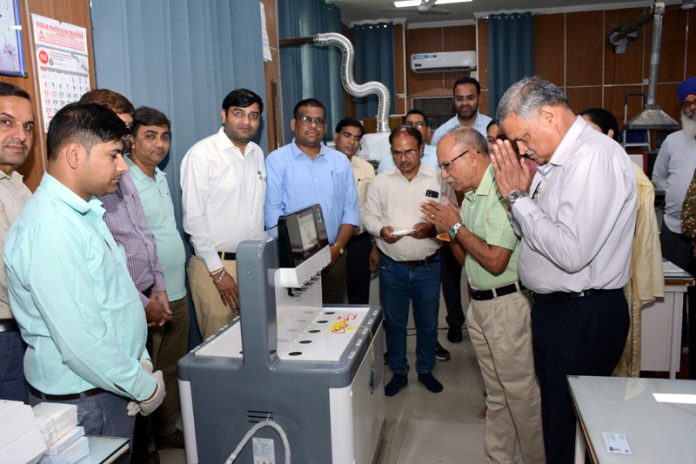 Officers from Central Soil Salinity Research Institute receiving an automated soil testing machine ‘Doctor Ka Doctor’ from Patanjali. Officers from Central Soil Salinity Research Institute receiving an automated soil testing machine ‘Doctor Ka Doctor’ from Patanjali.