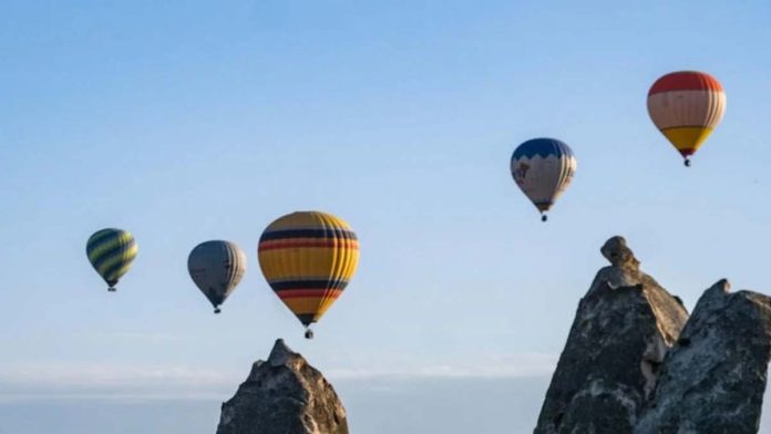 1 killed,19 injured as hot air balloons crash in central Turkey