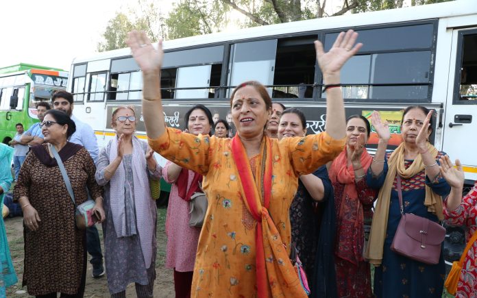 Hundreds Of Kashmiri Pandit Devotees Leave For Kheer Bhawani Mela Hundreds Of Kashmiri Pandit Devotees Leave For Kheer Bhawani Mela