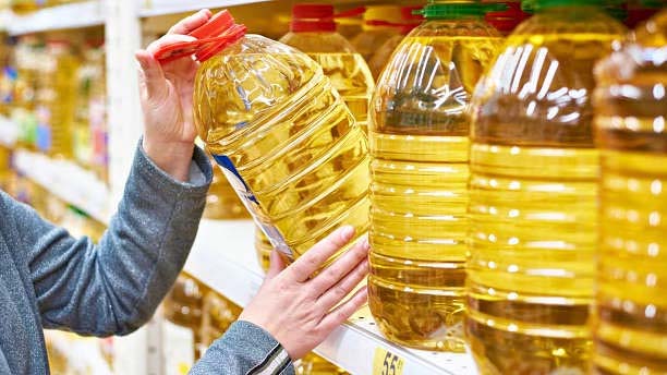India's vegetable oil imports decline 6th straight month to 11.87 lakh tonnes in May India's vegetable oil imports decline 6th straight month to 11.87 lakh tonnes in May