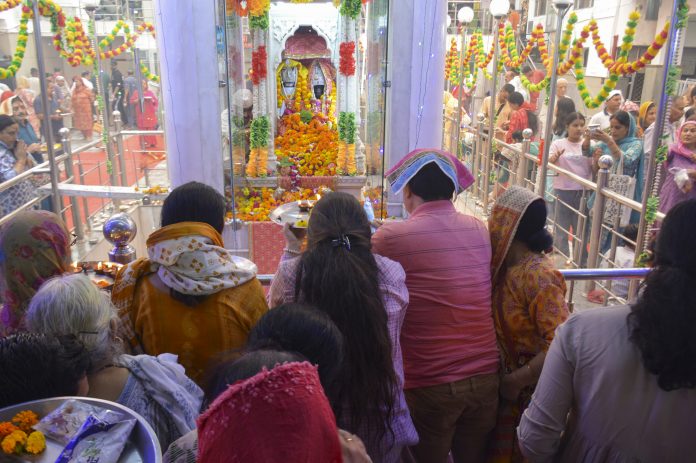 Scores Of Kashmiri Pandits Offer Prayers At Jammu's Kheer Bhawani Temple Scores Of Kashmiri Pandits Offer Prayers At Jammu's Kheer Bhawani Temple