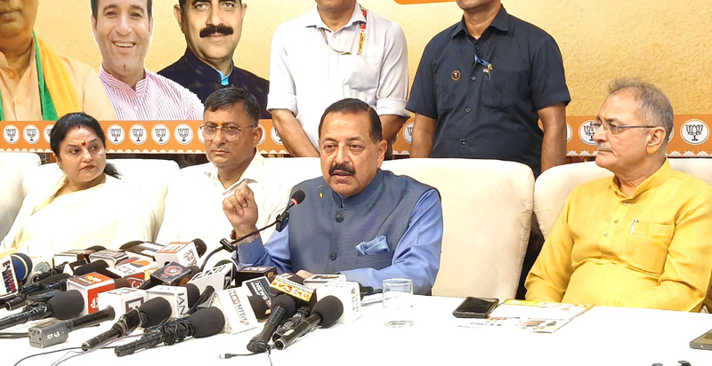 Union Minister Dr Jitendra Singh addressing media persons at Jammu on Thursday. -Excelsior/Rakesh