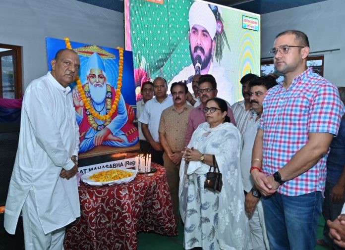 Former Minister Mula Ram paying tribute to Sant Kabir Das on Wednesday.