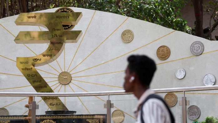 Rupee falls 29 paise to close at 85.90 against US dollar Rupee falls 29 paise to close at 85.90 against US dollar