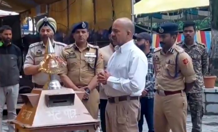 J&K Police Chief Visits Mata Kheer Bhawani Temple In Ganderbal Ahead Of Festival