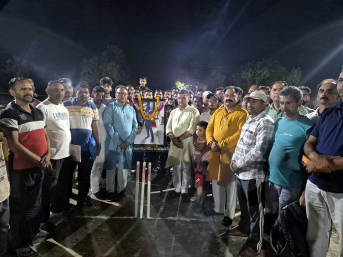 MLA Marh Surinder Kumar posing along with others during inaugural event.