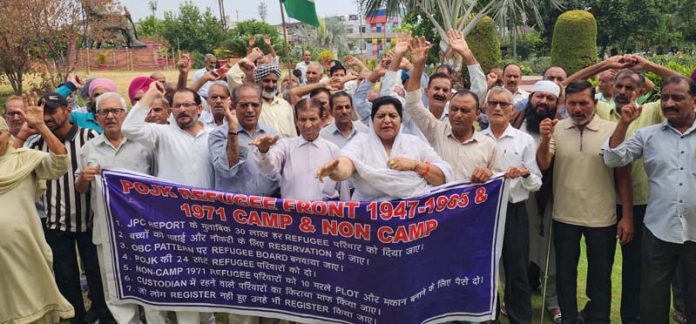 PoJK DPs staging protest at Maharaja Hari Singh Park in Jammu on Tuesday. -Excelsior/Rakesh