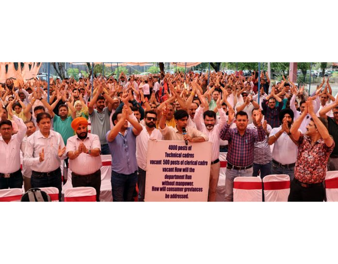 PDD Engineers protesting in Jammu for regularization and other demands. —Excelsior/Rakesh PDD Engineers protesting in Jammu for regularization and other demands. —Excelsior/Rakesh