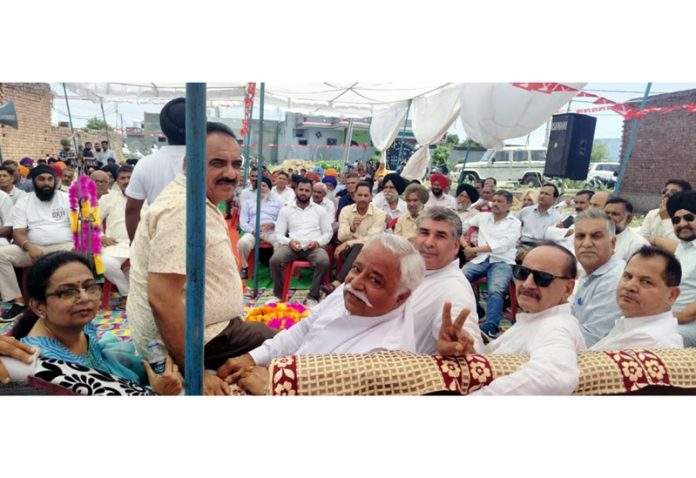 Senior NC leader, Ajay Kumar Sadhotra and others in a public meeting at Reka in Ramgarh Assembly constituency. Senior NC leader, Ajay Kumar Sadhotra and others in a public meeting at Reka in Ramgarh Assembly constituency.