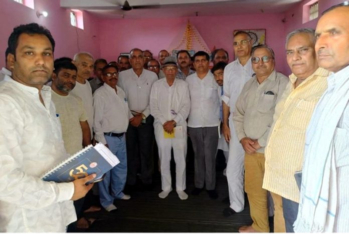 BSP central coordinators posing along with party leaders in Jammu. BSP central coordinators posing along with party leaders in Jammu.
