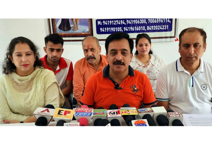 Members of Sudhmahadev Chhari Yatra Samiti addressing a press conference at Jammu on Friday. -Excelsior/Rakesh Members of Sudhmahadev Chhari Yatra Samiti addressing a press conference at Jammu on Friday. -Excelsior/Rakesh