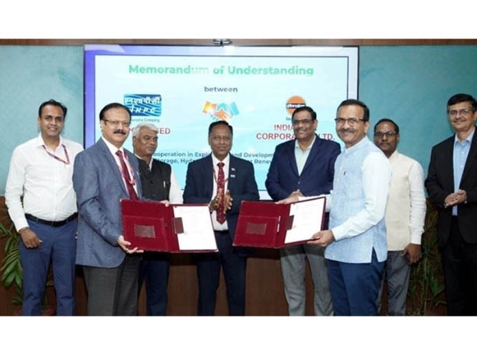 Officers of NHPC and IOCL posing for a photograph after inking a Memorandum of Understanding.