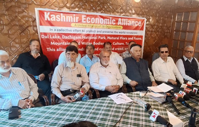 Ashok Sharma and others at the conference, organized by Kashmir Economic Alliance at Srinagar.