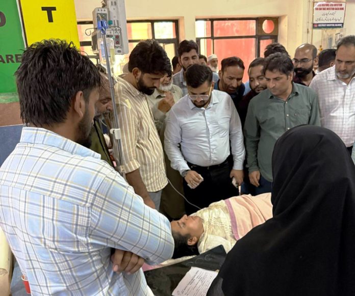 DC Abhishek Sharma during visit to GMC&H at Rajouri. DC Abhishek Sharma during visit to GMC&H at Rajouri.