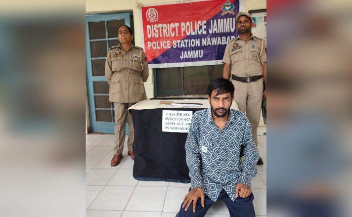 Man Found With Sharp Weapon At Jammu Hotel, Nabbbed Man Found With Sharp Weapon At Jammu Hotel, Nabbbed