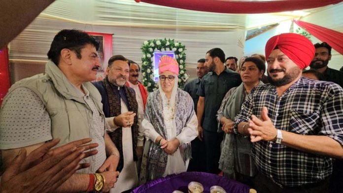 Chairperson of J&K Waqf Board, Dr Syed Darakhshan Andrabi during a visit to Baltal Base Camp. Chairperson of J&K Waqf Board, Dr Syed Darakhshan Andrabi during a visit to Baltal Base Camp.
