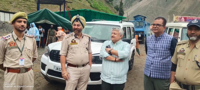 Transport Commissioner Visits Baltal, Domail Base Camp, Sonamarg; Reviews Transport Arrangements Transport Commissioner Visits Baltal, Domail Base Camp, Sonamarg; Reviews Transport Arrangements