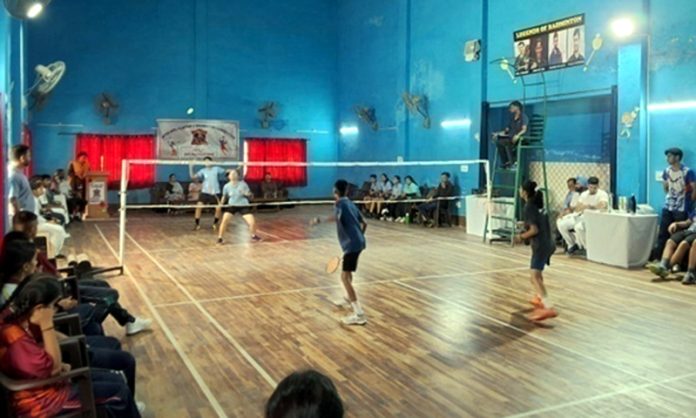 Players in action during a match. Players in action during a match.