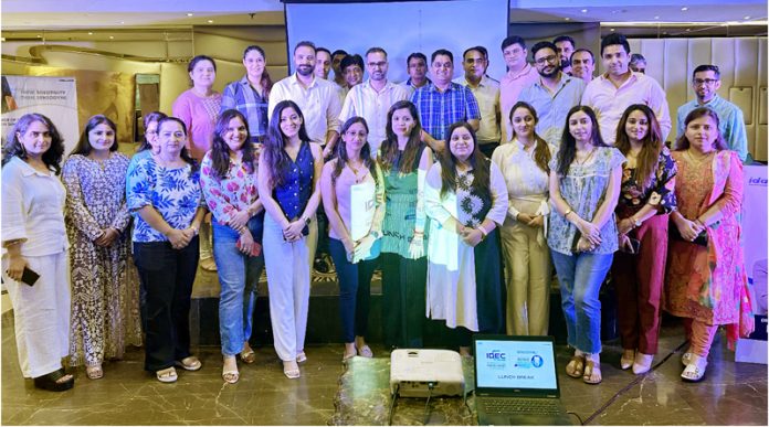 Dr Azhar Malik (HoD, IGGDC) with the participants during IDEC Congress.