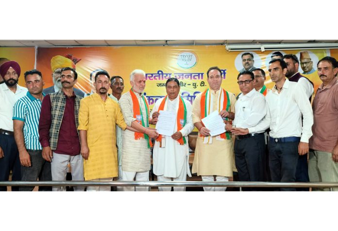 BJP leaders during meeting with VDG members in Jammu.