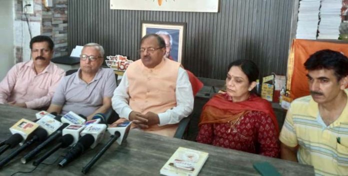 Vinay Arya, general secretary of APS Delhi flanked by Narinder Trehan, president APS J&K and others addressing a press conference in Jammu on Friday.