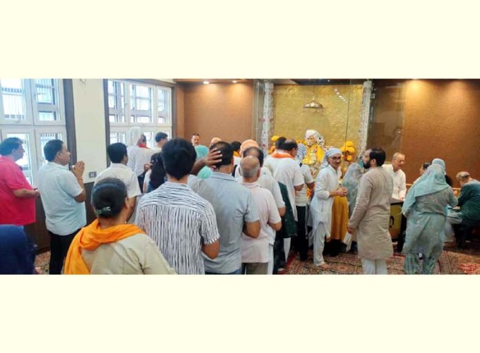 Devotees waiting in long queues at Bhagawaan Gopinath Ji Ashram Udheywala, Bohri on Monday to pay obeisance to Bhagawaan Ji. Devotees waiting in long queues at Bhagawaan Gopinath Ji Ashram Udheywala, Bohri on Monday to pay obeisance to Bhagawaan Ji.