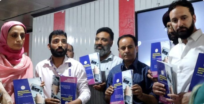 Dr G N Itoo, Director of School Education Kashmir inaugurating a function on Thursday.